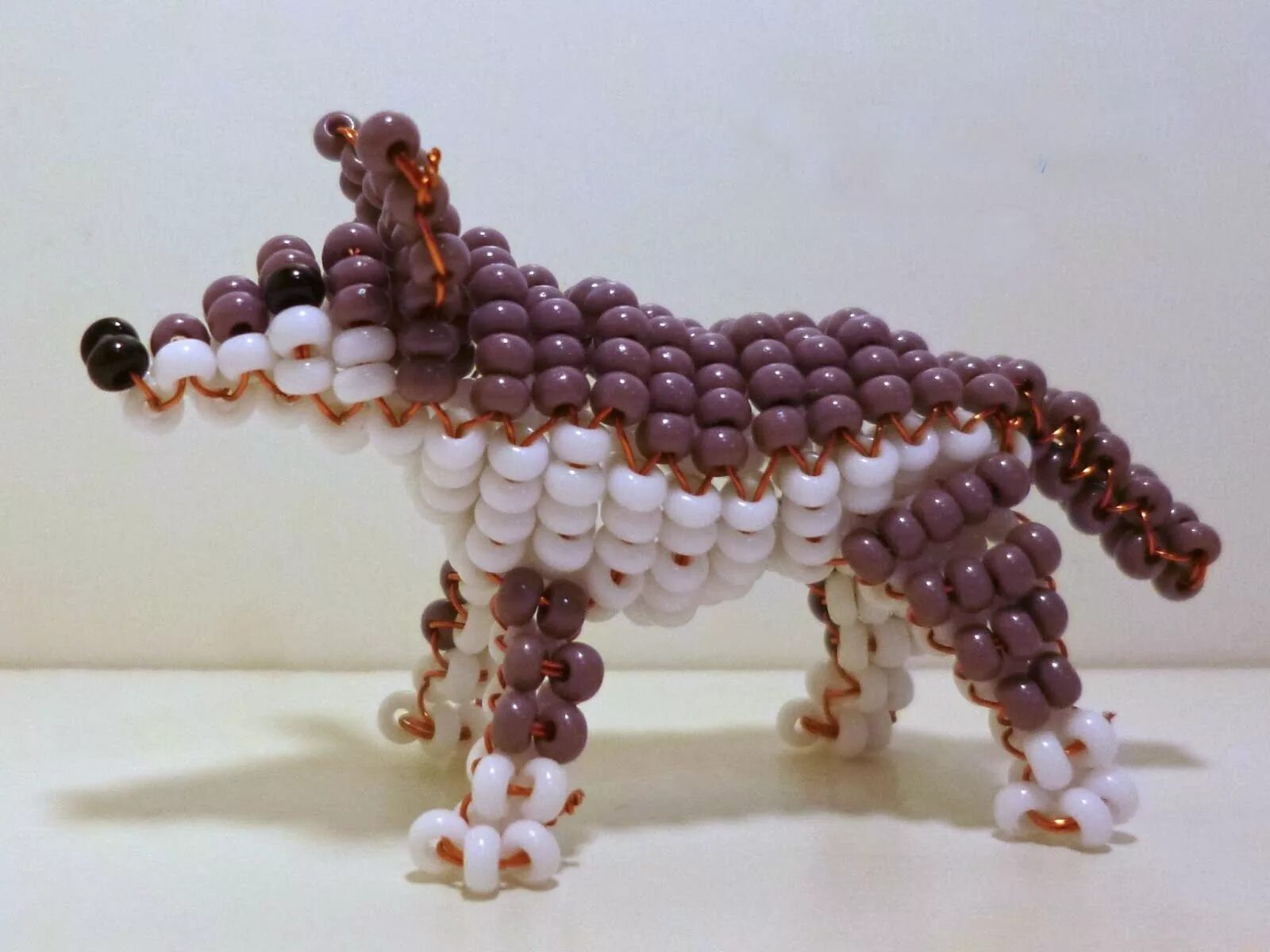 животные из бисера. объемные животные сделать из бисера. объемные животные сделать из бисера. лошадка из бисера объемная. объемные зверюшки из бисера.