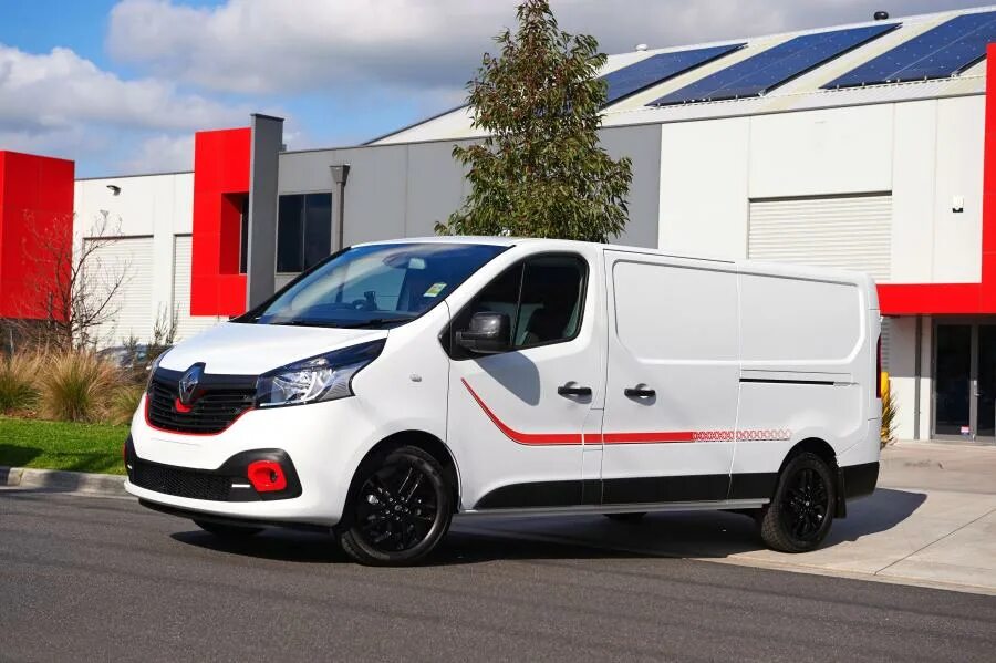 Рено трафик фургон. Рено трафик Грузопассажирский. Фургон Renault Trafic 2018. Renault Traffic 2022.