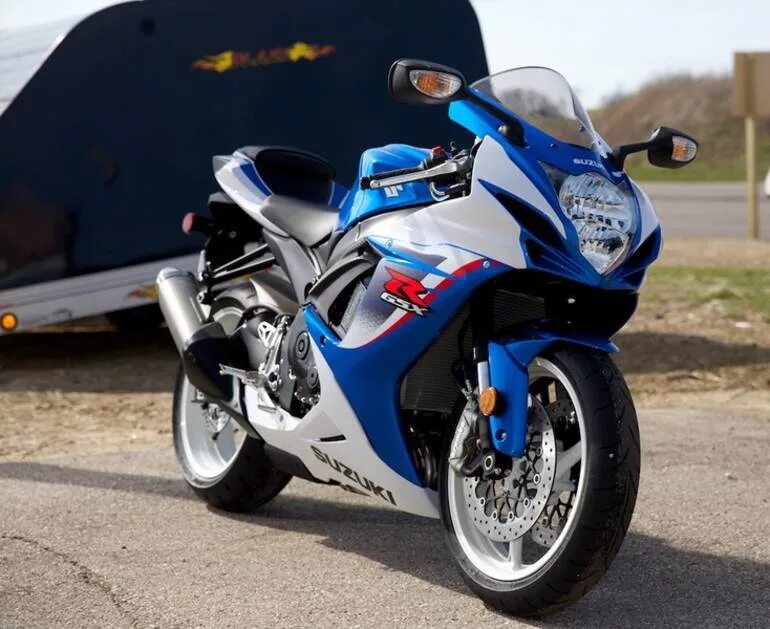 GSX R 600. Suzuki джиксер. Сузуки джиксер 2021. Джиксер 600.