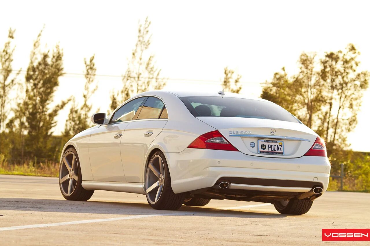 Мерседес CLS r20. CLS 550 w219. Mercedes Benz CLS 219. Мерседес CLS диски r20. М5 цлс