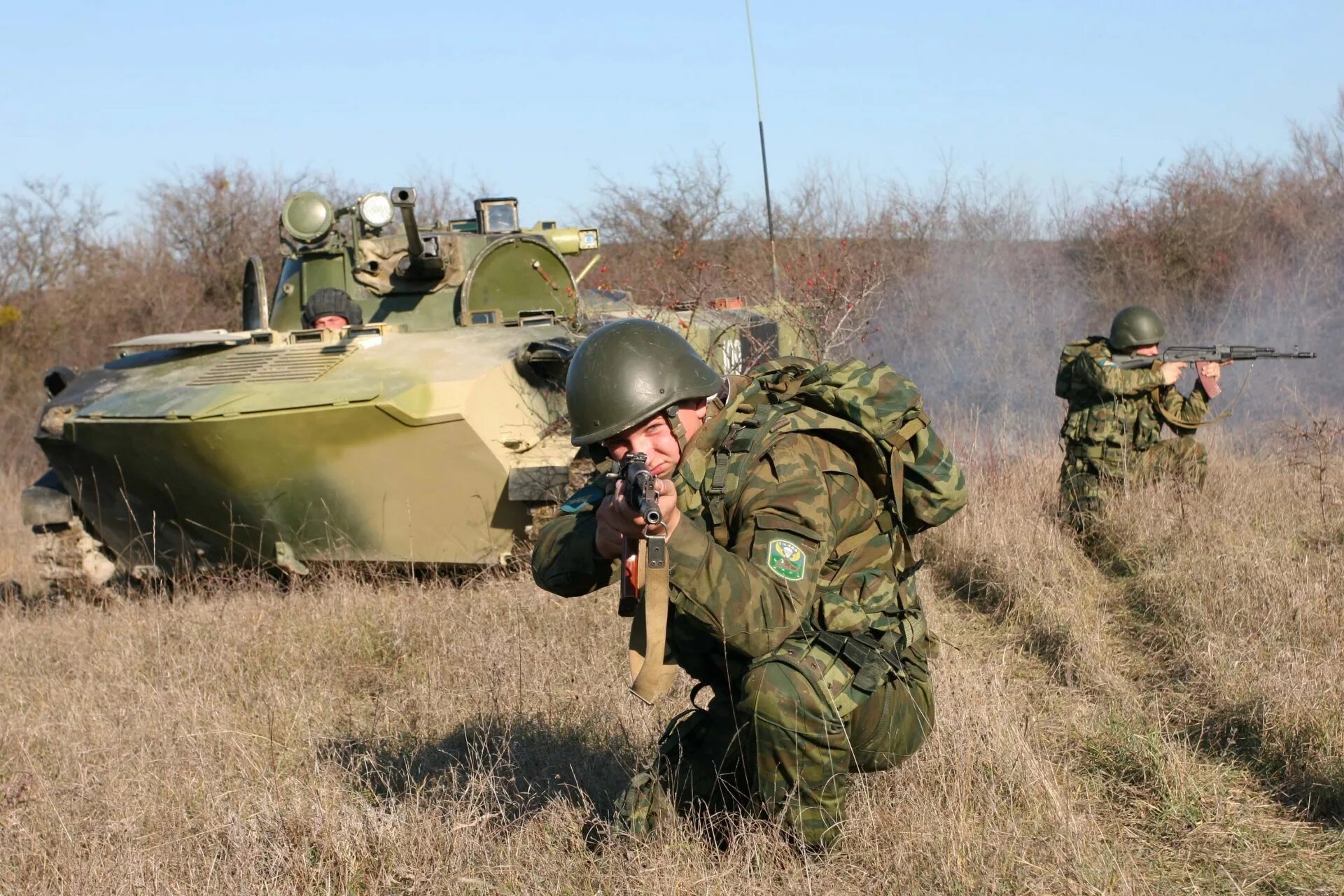 Вс рф атакуют. БМД разведка. БМД 4 В бою. БМД 7. Боевые учения в армии.