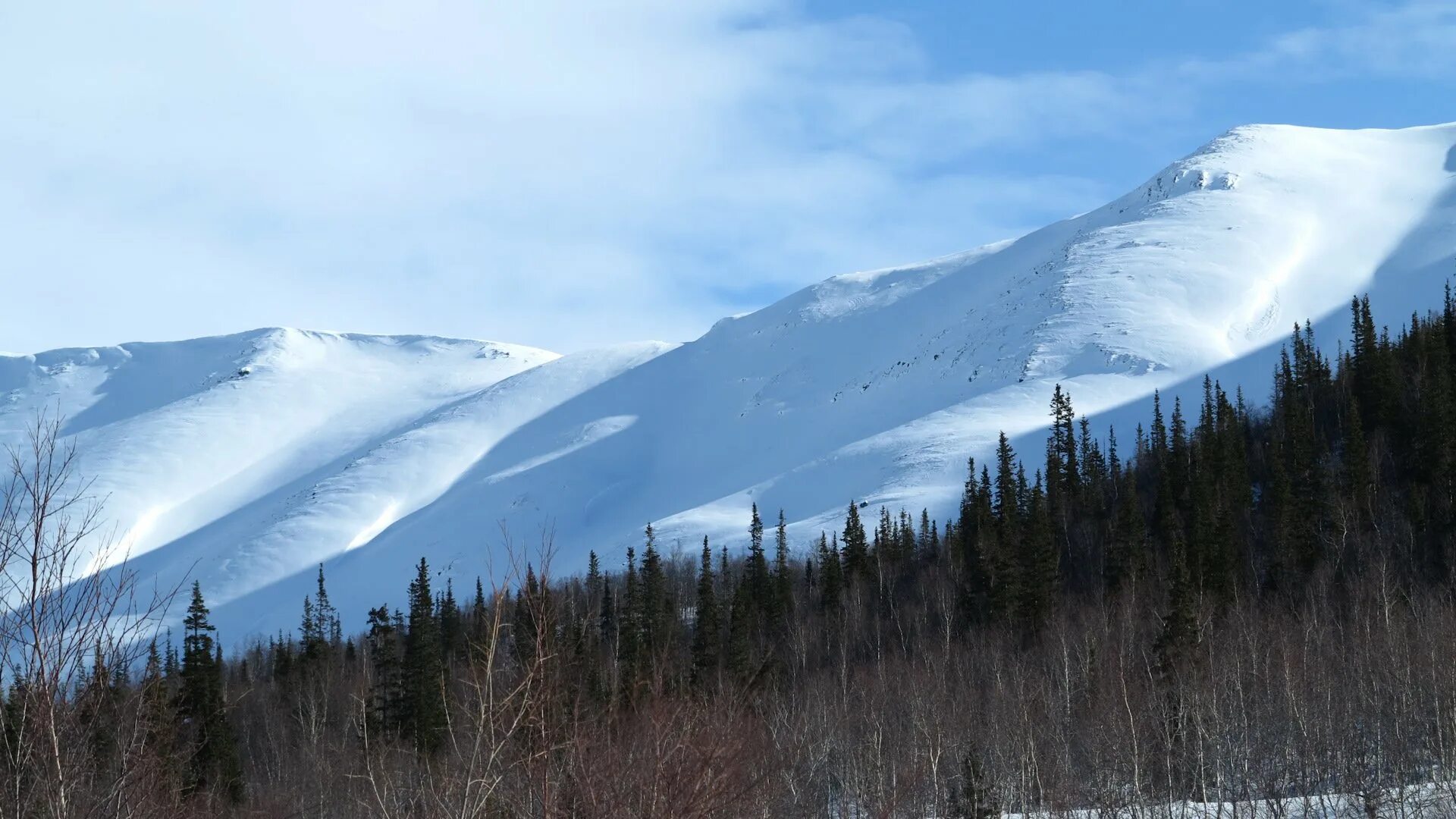Хибины горнолыжный курорт северное сияние. Кировск хибины летом. Кировск хибины хибины. Горнолыжный комплекс кукисвумчорр хибины. Хибины горнолыжный курорт.