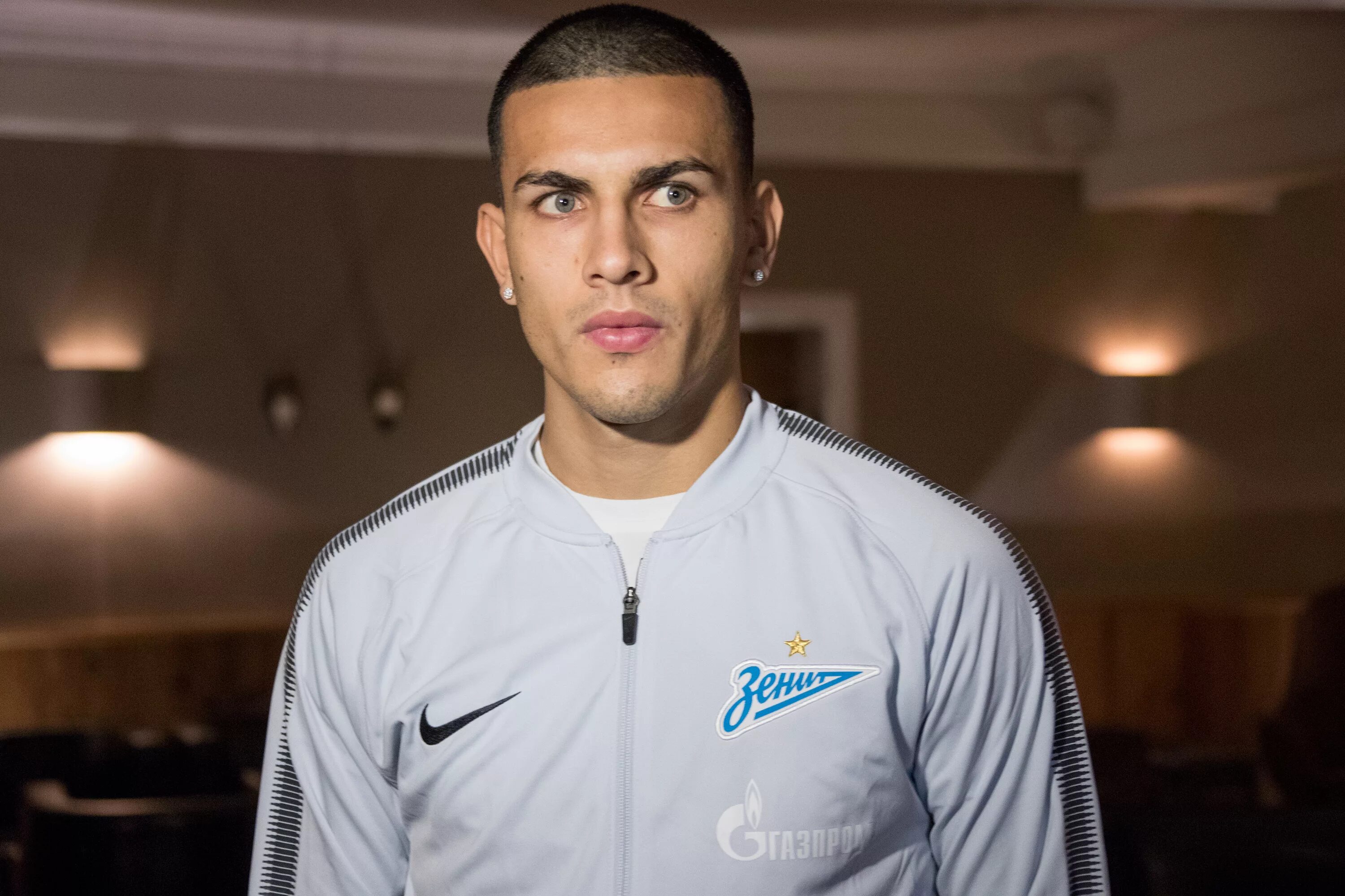 Паредес. Паредес футболист аргентина. Леандро паредес. Паредес. Прическа леандро паредеса.