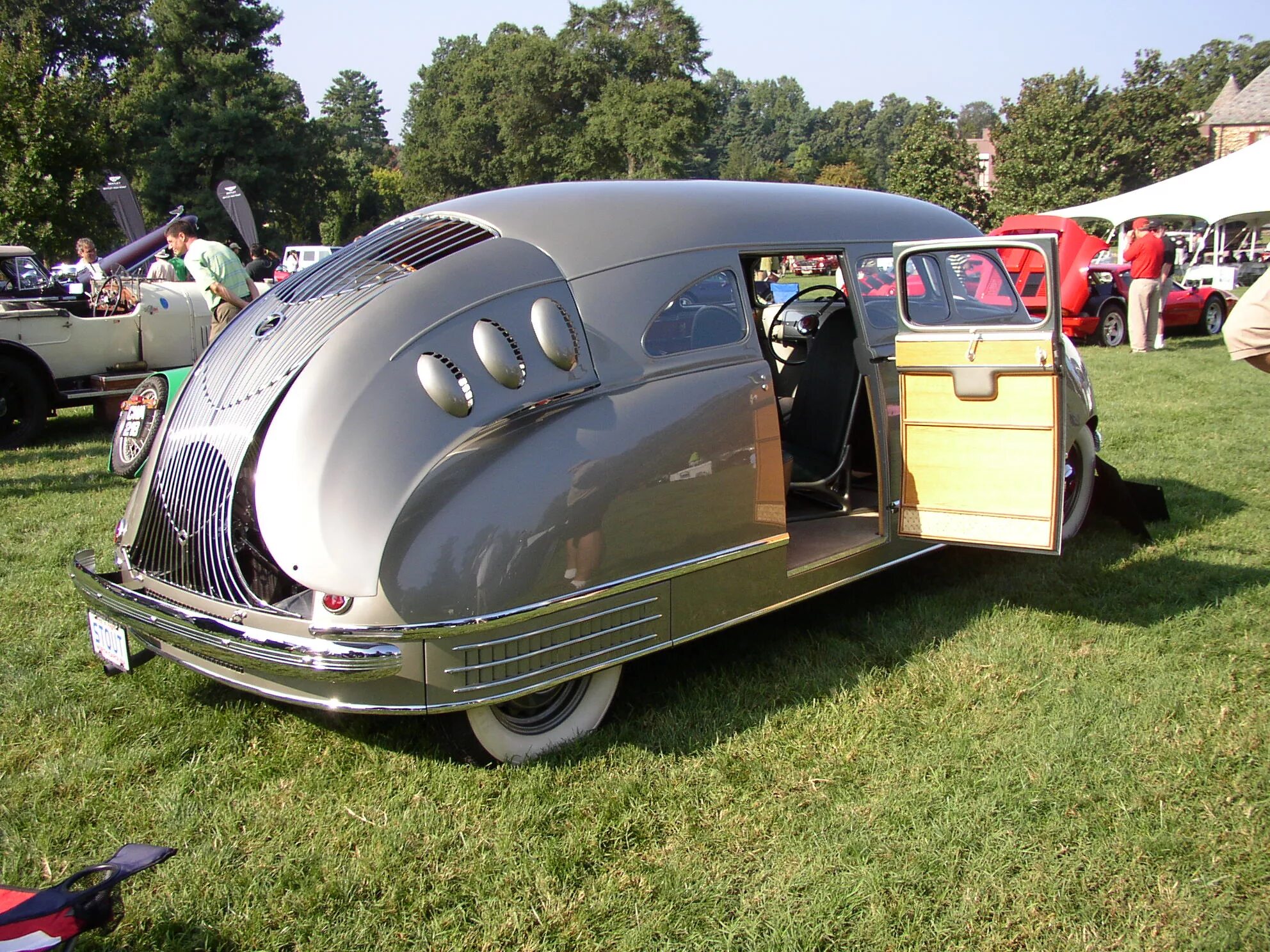 Какая редкая машина. Stout Scarab автомобиль. 1936 Stout Scarab. Необычные автомобили. Редкие машины.