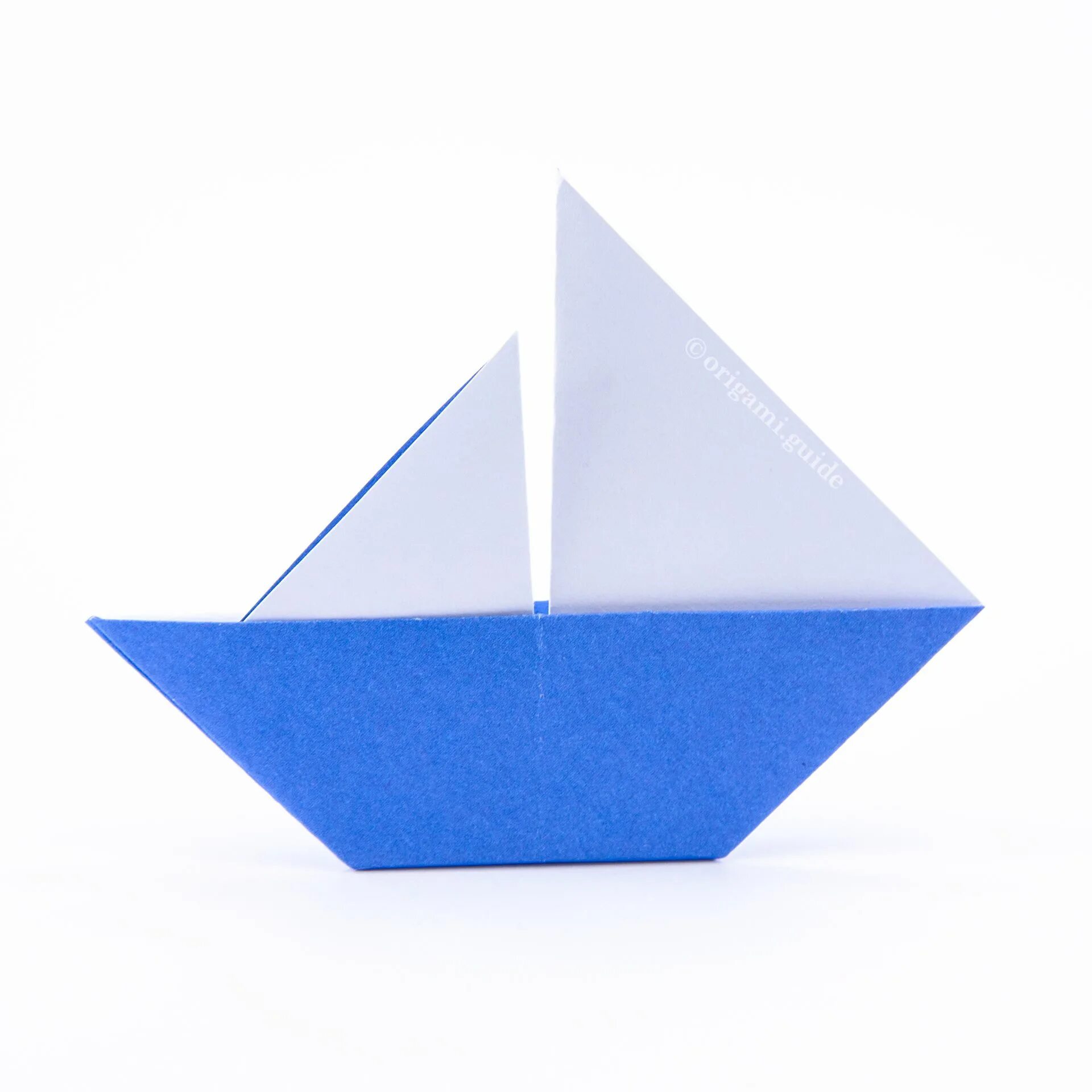 Кораблик из бумаги части речи. Двухпалубный бумажный кораблик. Оригами кораблик пароход. Двухпалубный кораблик из бумаги. Оригами младшая группа кораблик.