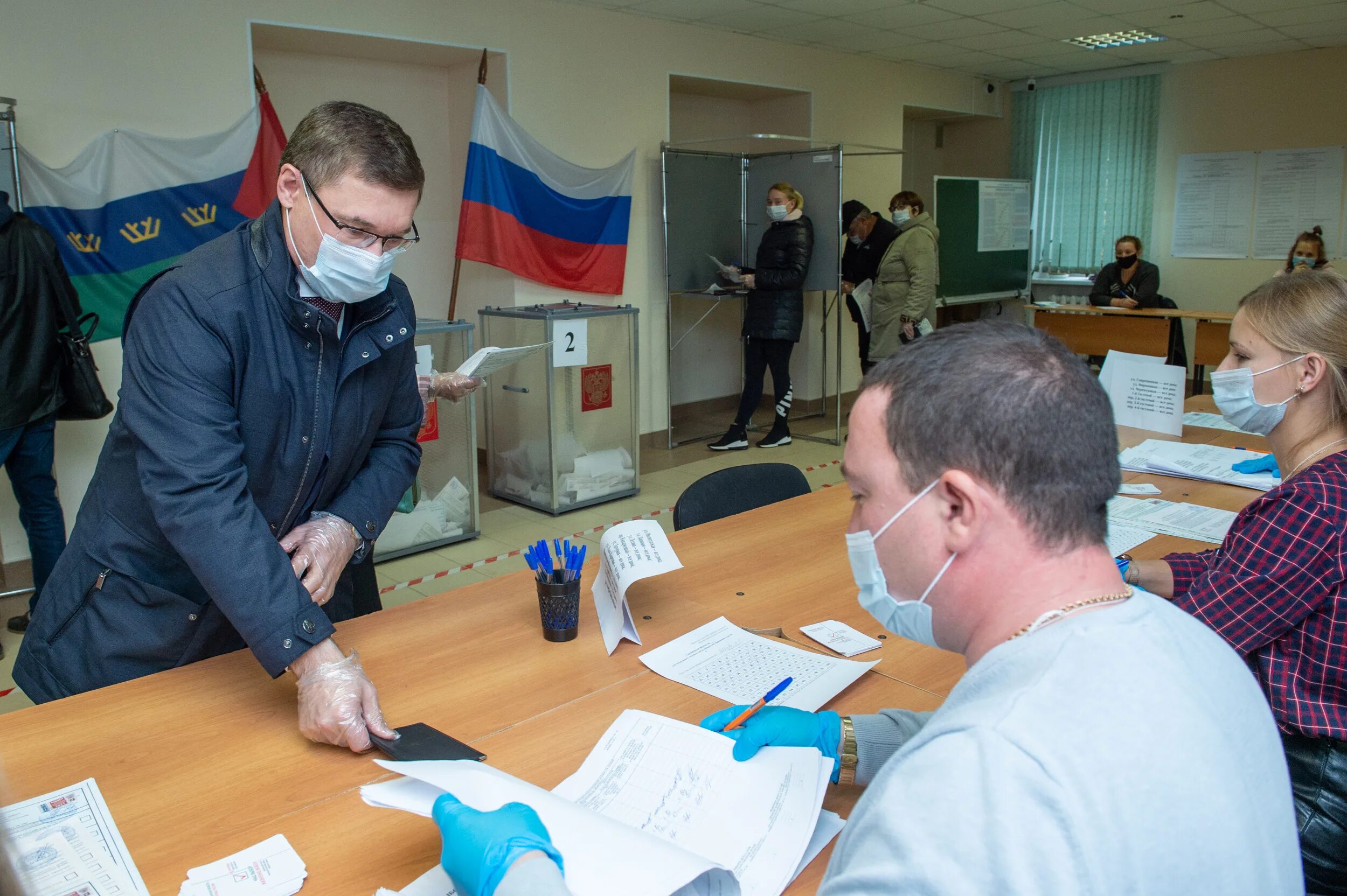 Проголосовать в видном. Якушев голосование. Якушев Тюмень голосует. Выборы в Тюменскую областную Думу Единая Россия 2021.