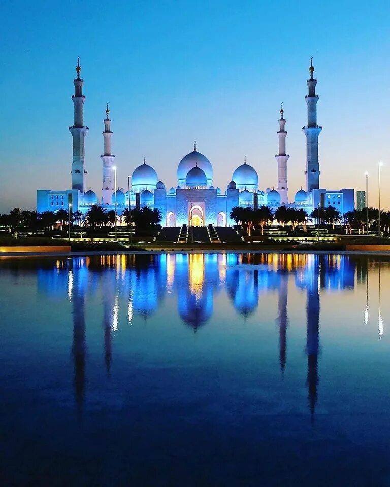Абу Даби Восток. Мечеть шейха Зайда Абу-Даби.
