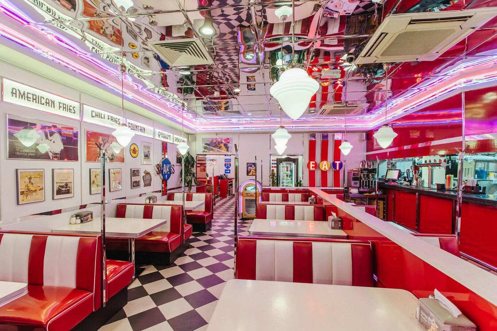 Starlite diner. Кафе старлайт динер. старлайт дайнер на октябрьской. starlite diner москва. старлайт кафе москва.