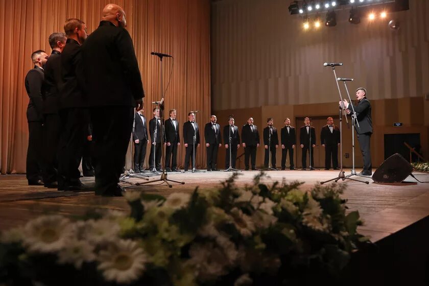 Мужской хор красноярск. Мужской сибирский хор усс. Мужской хор красноярск. Сибирский мужской хор красноярск. Хор фото.