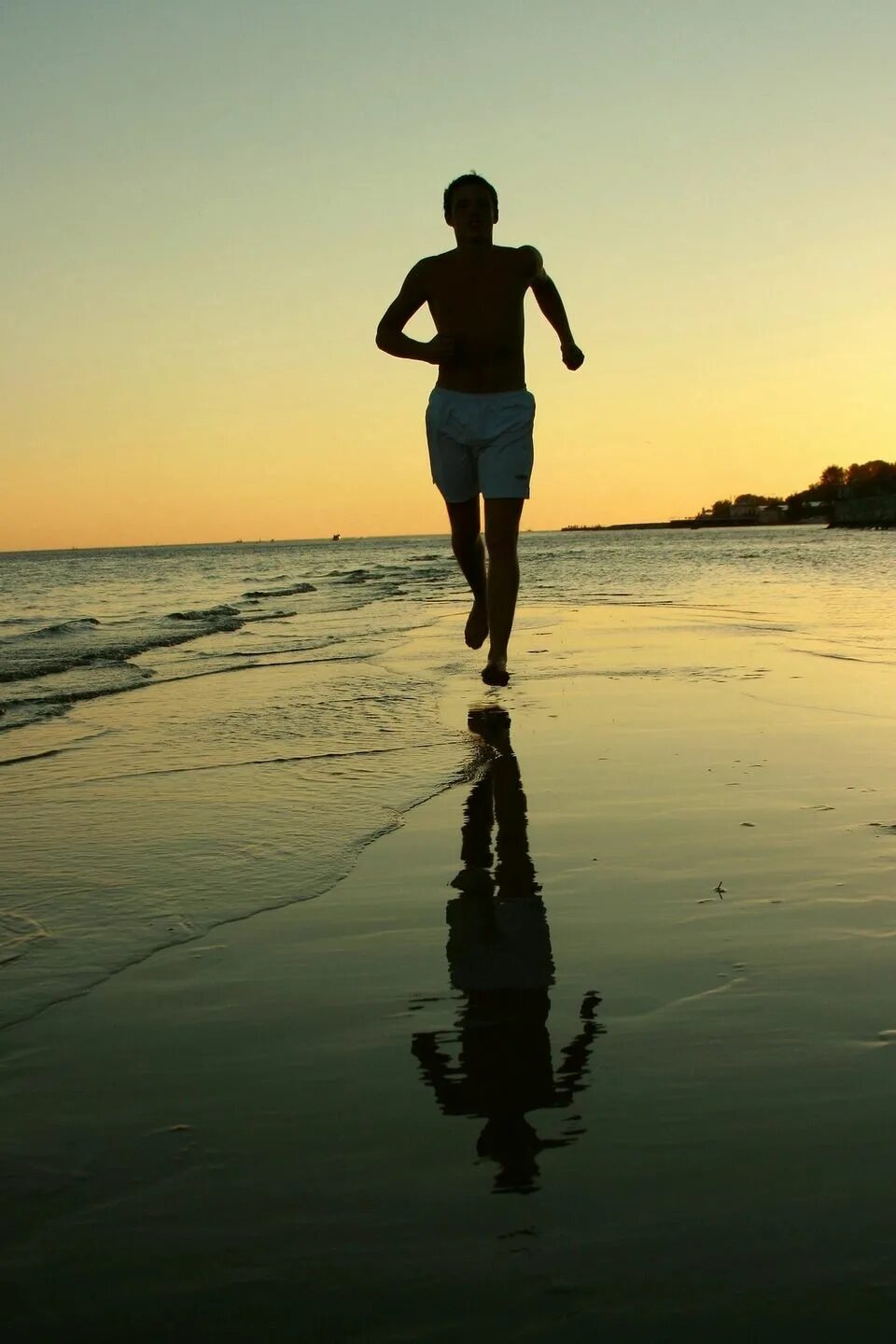 Пол дано маленькая мисс счастье. Please wait гифка. Just waiting a little. Little bit рисунок. Waiting группа.