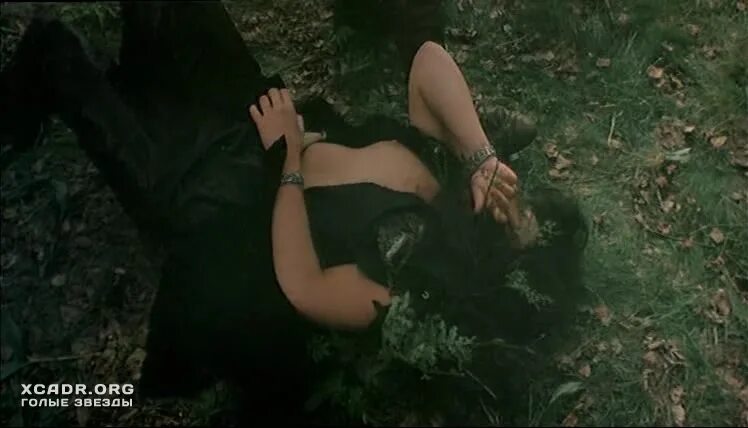 Голая Алла Сергийко Бегает По Лесу – Шум Ветра (2002)