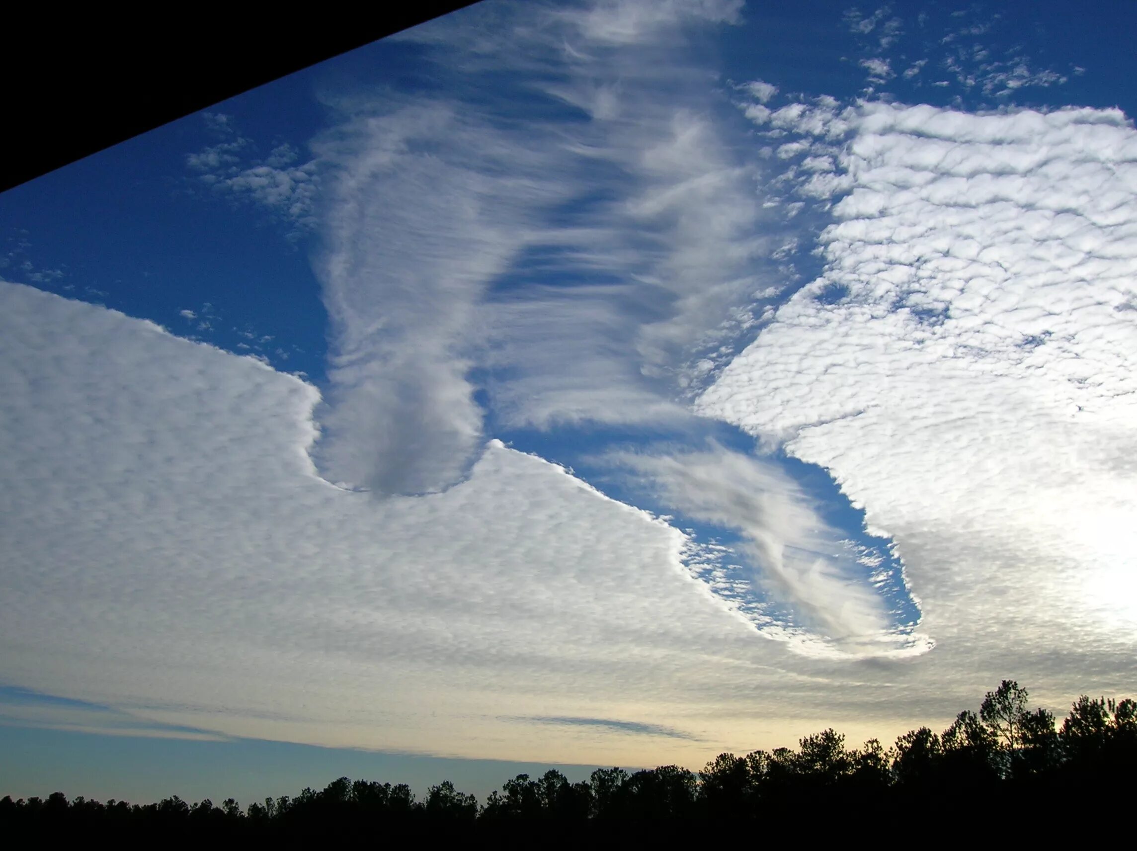 Небо очистилось замелькали. Эффект Fallstreak. Эффект Fallstreak в перисто-кучевых. Облака. Необычные облака.