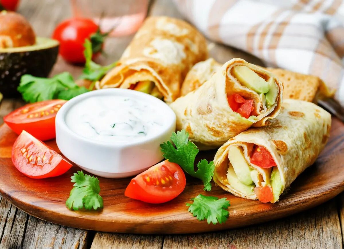 лаваш семга авокадо. лаваш авокадо сыр. лаваш с авокадо. шаурма с авокадо. лаваш с авокадо.