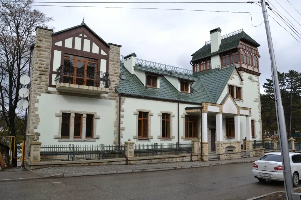 Апартаменты на куйбышева кисловодск. Спальни в г. Дом длительный срок кисловодск. Дом длительный срок кисловодск. Кисловодск ул красноармейская 16.