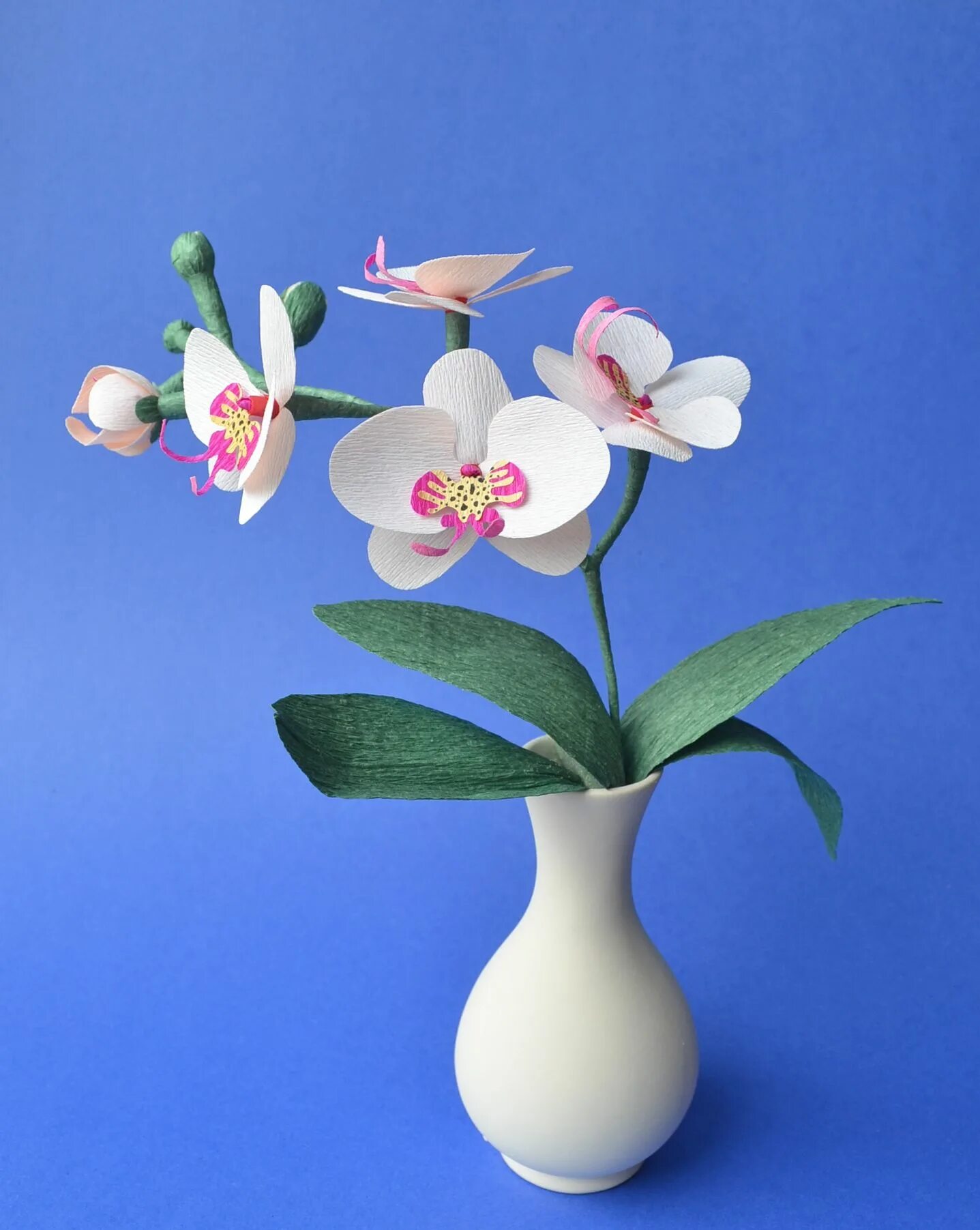 Орхидея из мастики. Орхидея из вафельной бумаги мк. Орхидея из фетра. Орхидея из бумаги. Орхидея из бумаги.