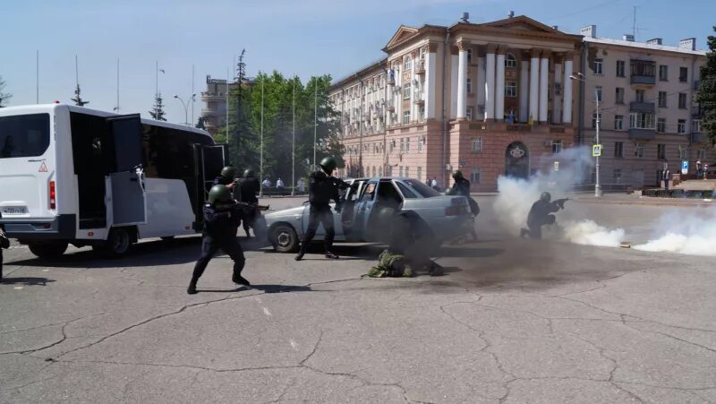 криминальный липецк. поножовщина в детском саду. происшествия в липецке вчера. погоня на улице. город 48 липецк.