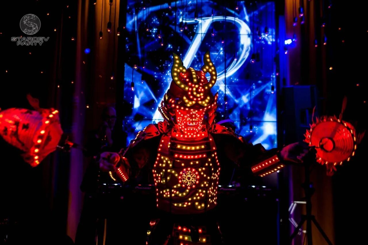 Новогодний самурай. Зима фэнтези. Санта клаус фортнайт. Костюм самурая детский новогодний. Новогодний самурай.