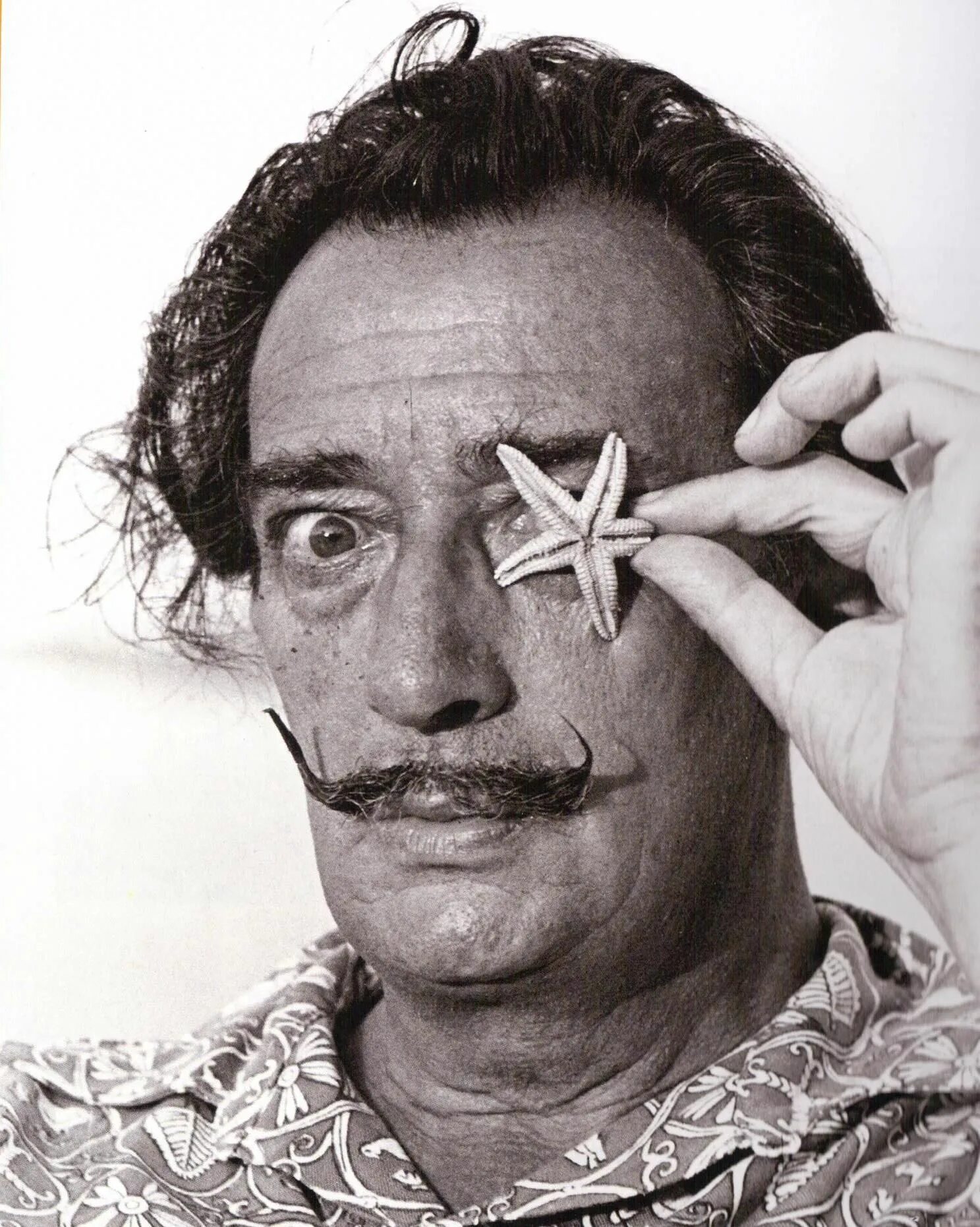 Сальвадор художник. Сальвадор дали (salvador dali) (1904-1989). Сальвадор портрет. Дали или дали сальвадор. Сальвадор дали.