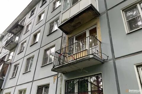 Балкон пятиэтажки