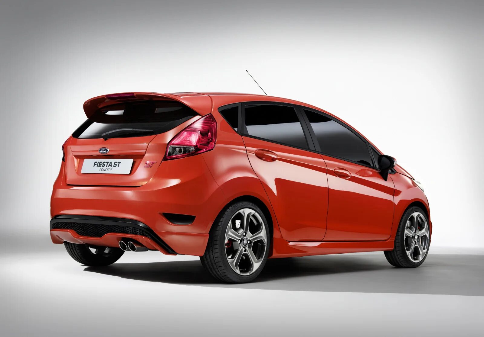 Красивые хэтчбеки. Ford Fiesta St 2013. Ford Fiesta 2011. Форд Фиеста 2013 хэтчбек. Машина Ford Fiesta St.