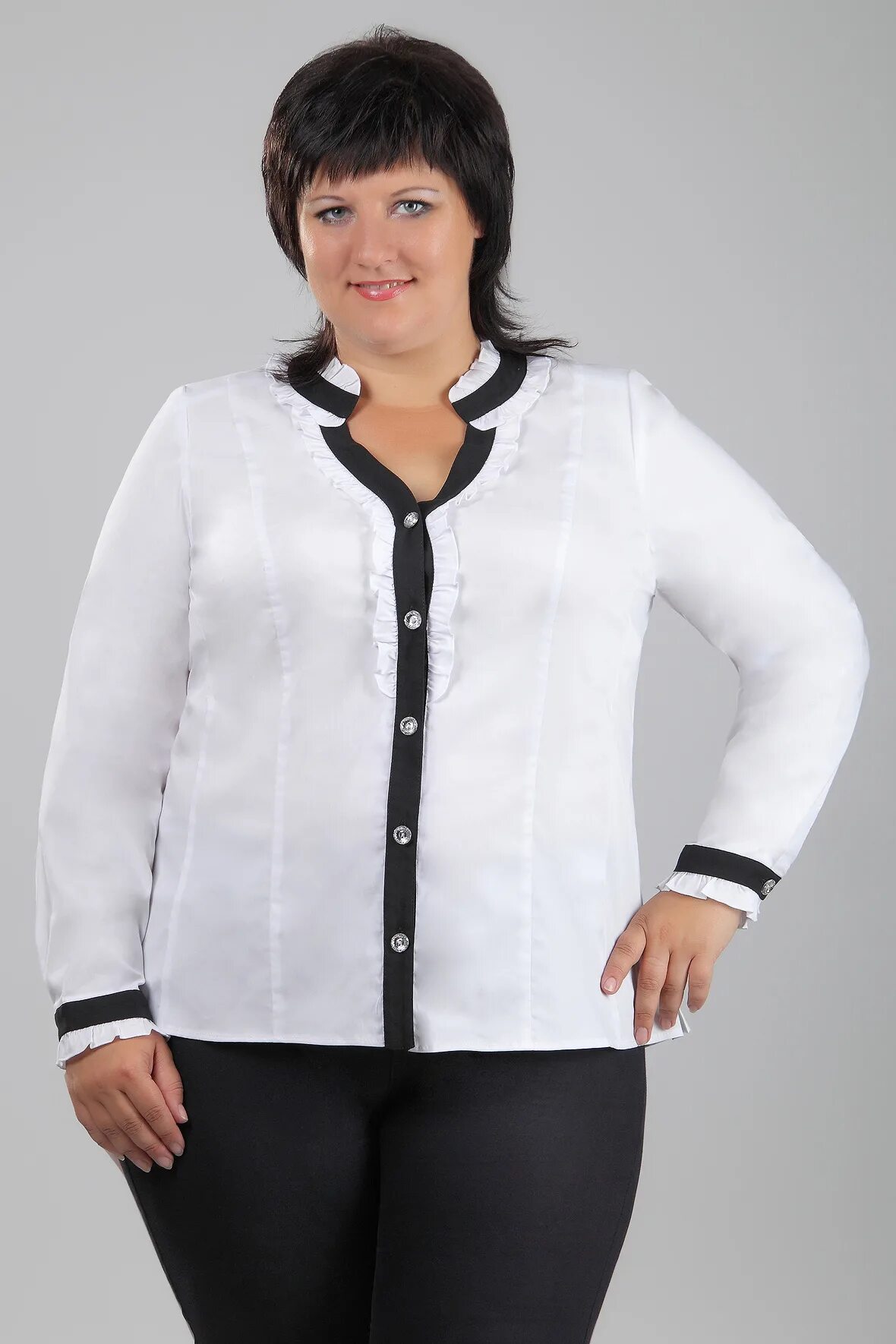 Блузки для полных женщин. Белая блузка для полных женщин. Белая блузка для полных женщин. Модные блузки для полных. Нарядная блузка для женщин больших размеров.