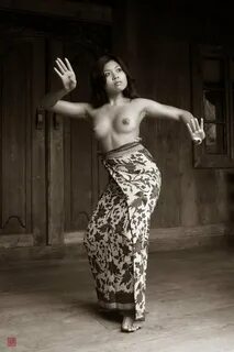Nude Indonesia.