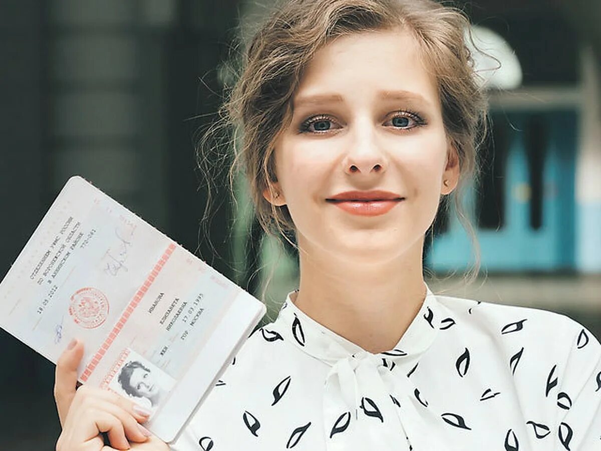 Девочка как получить бесплатный. Реклама как девочка. 12-летняя лидия дентон. Фото для портфолио девочек 12 лет. Девушка выдаёт.