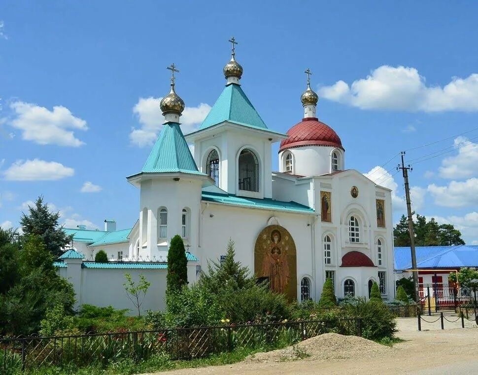 Апшеронск 5. Монастырь иконы Божией матери «Нерушимая стена» (Апшеронск). Апшеронский монастырь Нерушимая стена. Апшеронск Покровский храм. Храм иконы Божьей матери Краснодарский край.