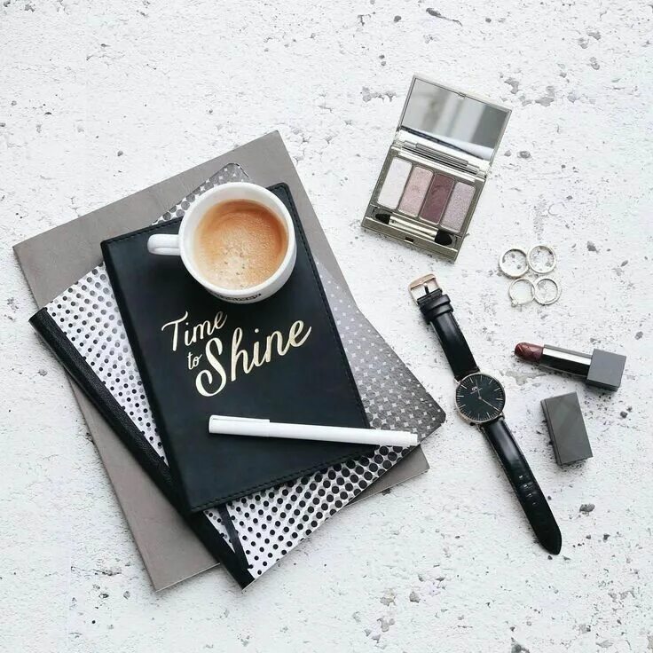 Flat lay. Стиль флэт лэй. снимки в стиле flat lay. flatley косметика. кофе и косметика.