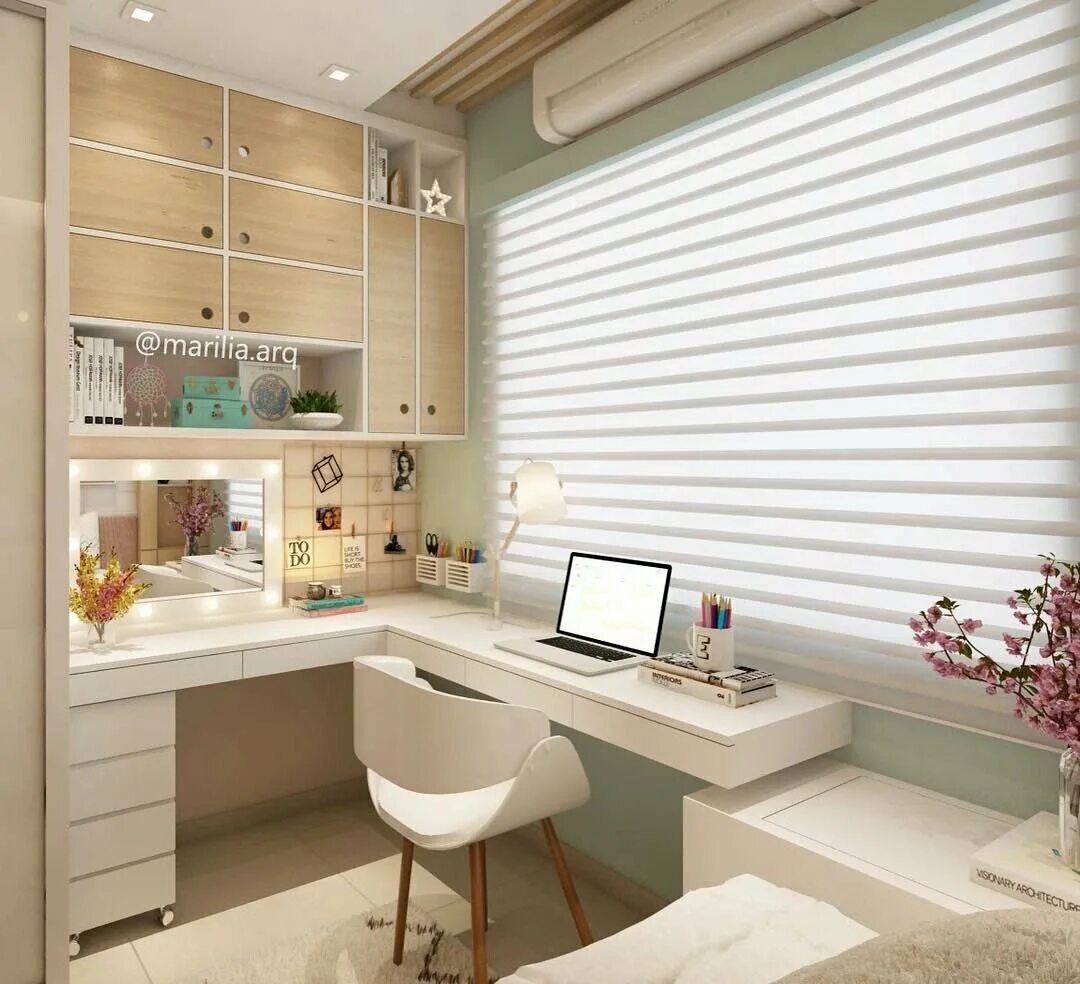 Письменный стол вдоль окна. Рабочее место у окна. Возле рабочей зоны. Письменный стол для школьника у окна. Возле рабочей зоны.