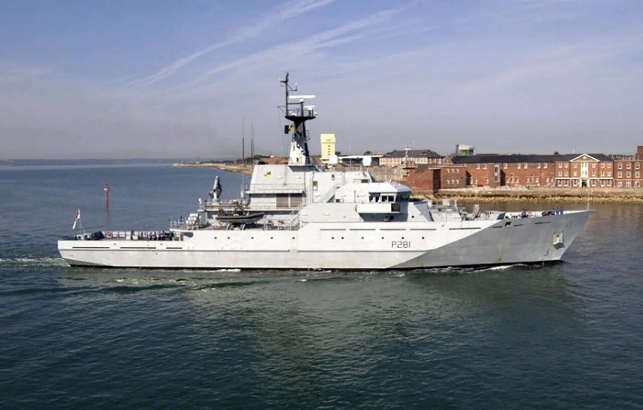 River class. Ривер-class offshore patrol vessel. hms tyne. offshore patrol vessel 2400. armidale class patrol boat.