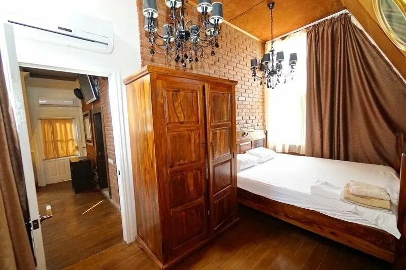 Мельница гагра. Мини отель мельница Гагра. Мини-отель "мельница" Mini-Hotel Melnitsa. Гагра улица Демерджипа 45а мельница. Отель ресторан мельница Абхазия Гагра.