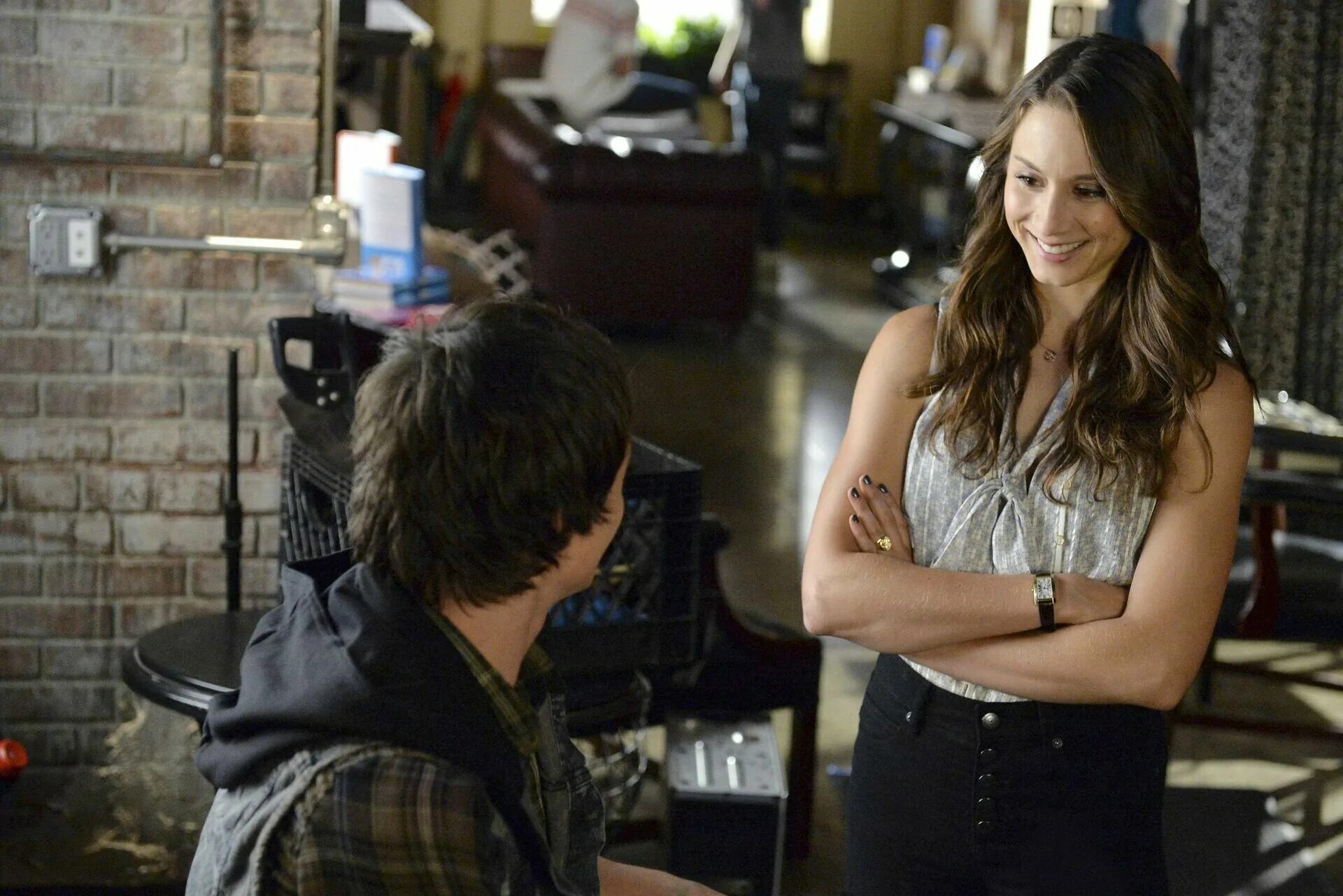 милые обманщицы 4 сезон. милые обманщицы сериал 1 сезон 1 серия. милые обманщицы хорошем переводе. милые обманщицы хорошем переводе. милые обманщицы сестра близнец спенсер.