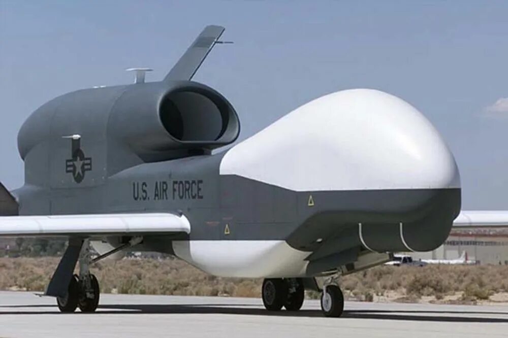 Глобал хок. Американский беспилотник Global Hawk. Northrop Grumman RQ-4a Global Hawk. «Глобал Хок» RQ-4. БПЛА RQ-4.