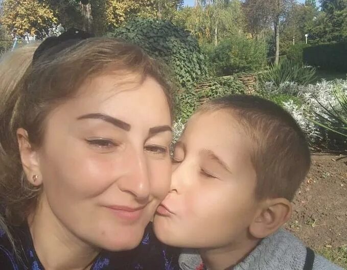 Няня для сына бывшего. Виктория няня сына миллиардера. няня сына миллиардера в красноярске. няня совратившая сына миллиардера гуцериева. няня для ребенка миллиардера.
