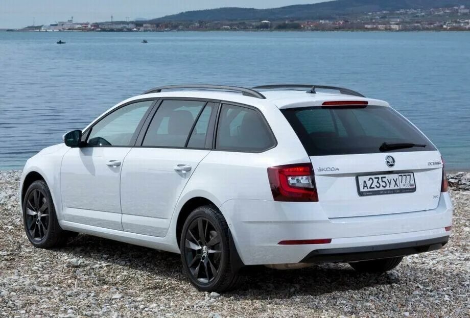 Skoda Octavia Combi 4x4. Skoda Octavia Combi 2020.