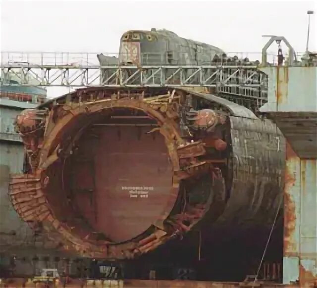 Курск после 11 класса. Подводная лодка "Курск". Подводная лодка к-141 «Курск». К-141 «Курск». Реакторный отсек подводной лодки Курск.