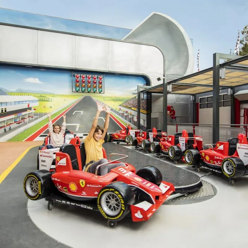 Ferrari world отзывы. Парк развлечений феррари в абу даби. Ferrari world абу-даби. Ferrari world отзывы. Ferrari world абу-даби.