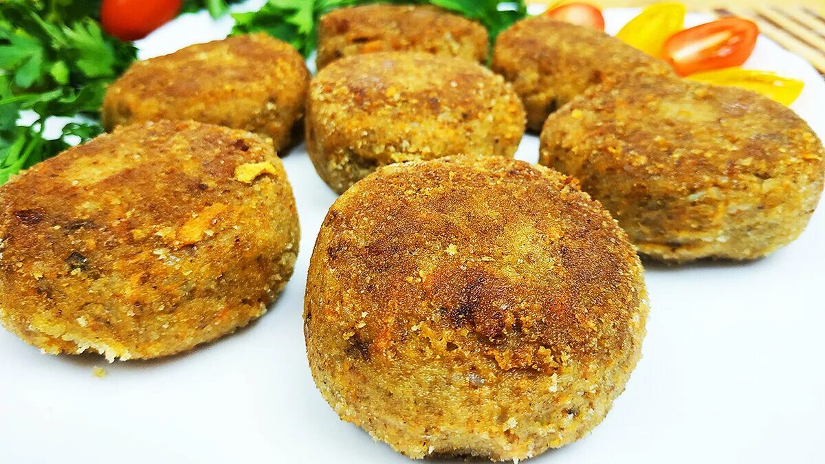 Котлеты из гречки с картошкой постные. Гречневые котлеты. соевые котлеты с гречкой. гречневые котлеты постные. котлеты гречневые постные рецепты приготовления.