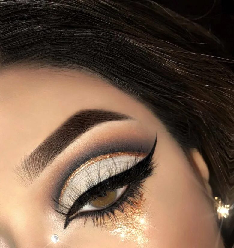 Макияж ката. Кэт крис макияж. cut crease макияж. макияж кат крис техника. макияж глаз cut crease.