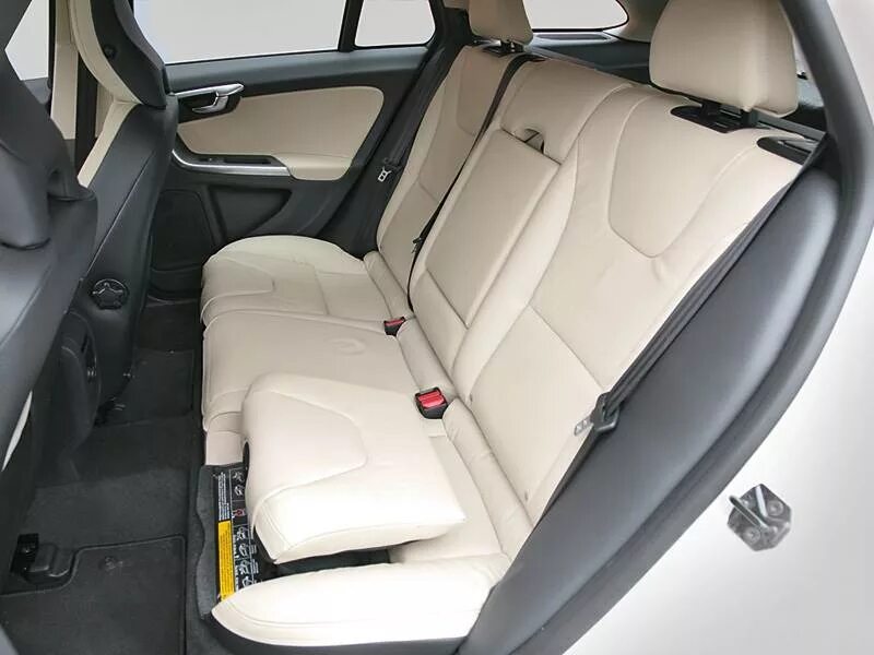 Вольво xc90 задний ряд сидений. Задние сиденья вольво. Задние сиденья вольво. Вольво s60 салон. Вольво заднее сиденье xc60.