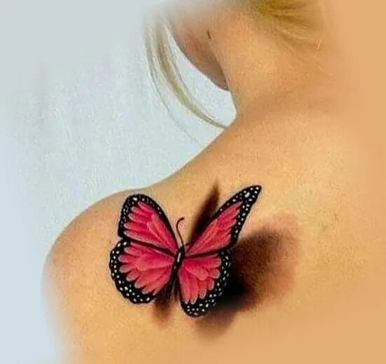 живая бабочка на плече. бабочка на плече. бабочка на плечи. бабочка села на нос. девочка с бабочкой.