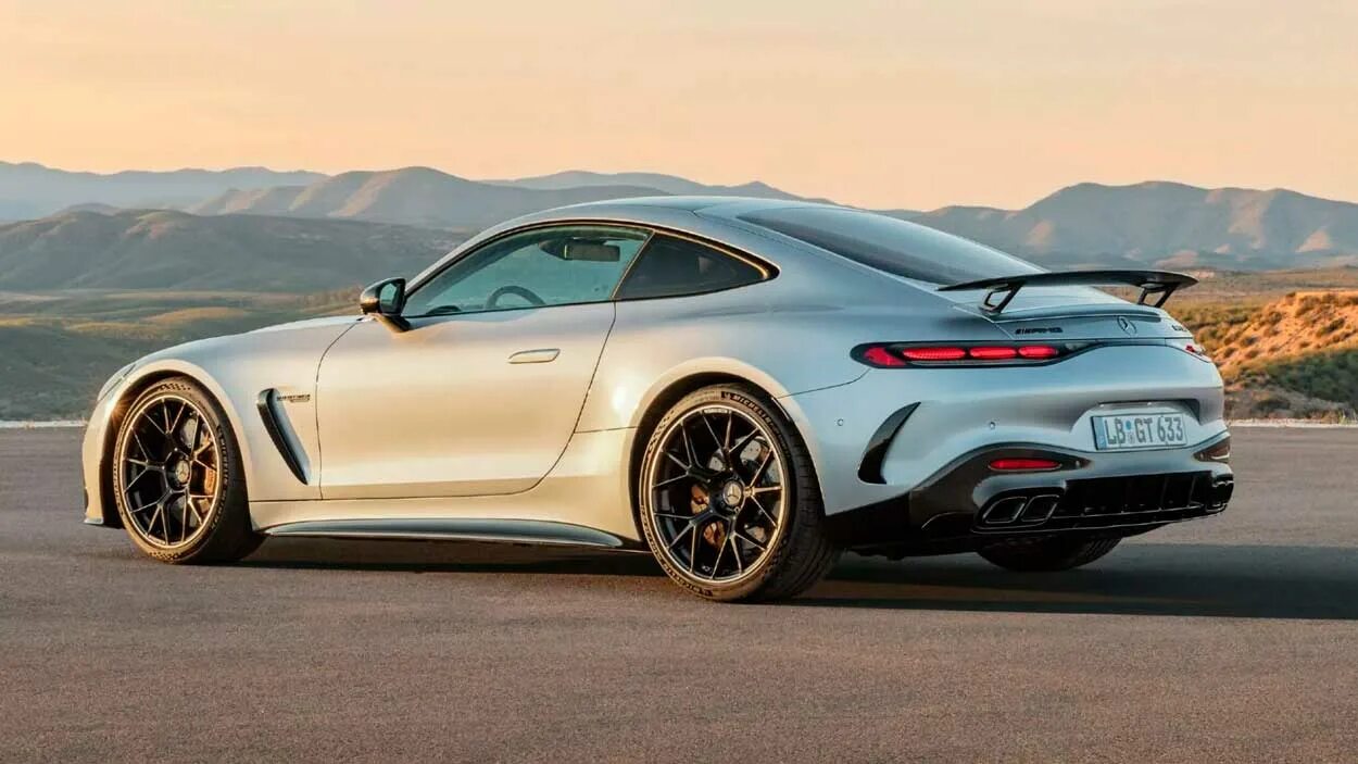 Mercedes coupe 2024. Mercedes gt 2024. AMG gt 2024. Mercedes AMG 2024. 2024 Mercedes-AMG gt 63 Coupe.