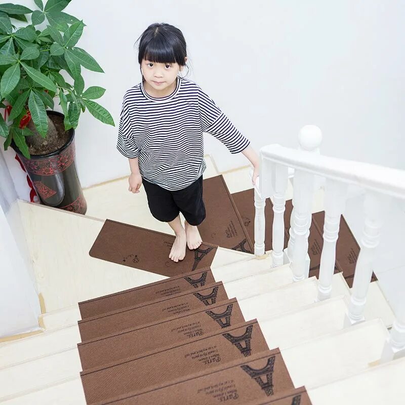 Нескользящие коврики для лестницы. Самоклеющиеся коврики для лестницы. Противоскользящие коврики для ступенек. Коврики на лесенку. Ступеньки отзывы