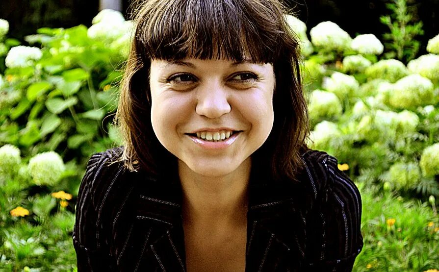 картинка невеста. незабываемая улыбка. улыбка девушки. улыбка депрессии. счастливая девушка.