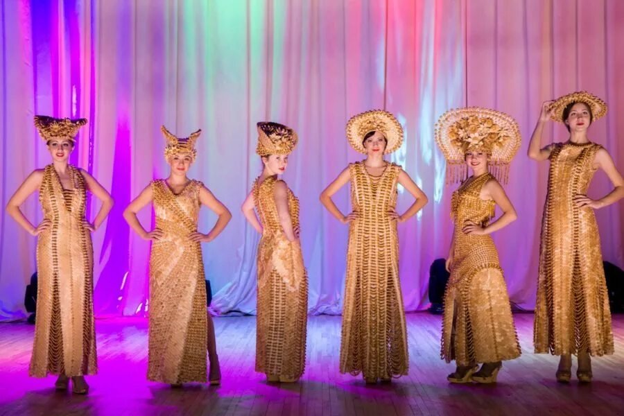 Театр моды. Театр моды "стиль" г. Показ детского театра моды. Театр мод костюмы. Конкурс театр мод.