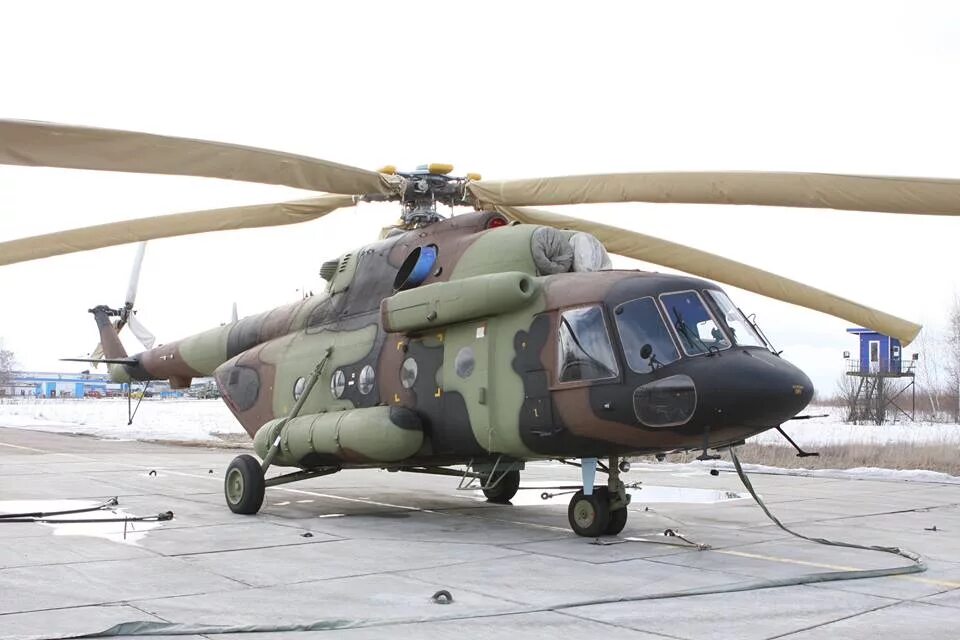 Ми-17 вертолет. Ми-17в5. Ми17 вертолет военный. Ми-17 ВВС Сербии.
