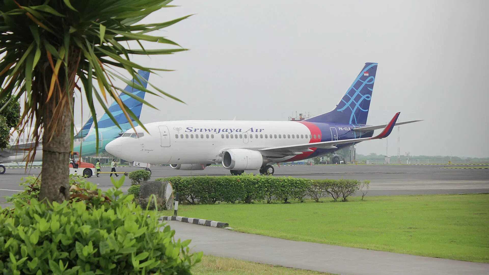 Москва индонезия. Sriwijaya Air Boeing 737. Индонезия Боинг 737 крушение. Авиакатастрофа Боинг 737 в 2021. Sriwijaya Airlines Boeing 737-500.