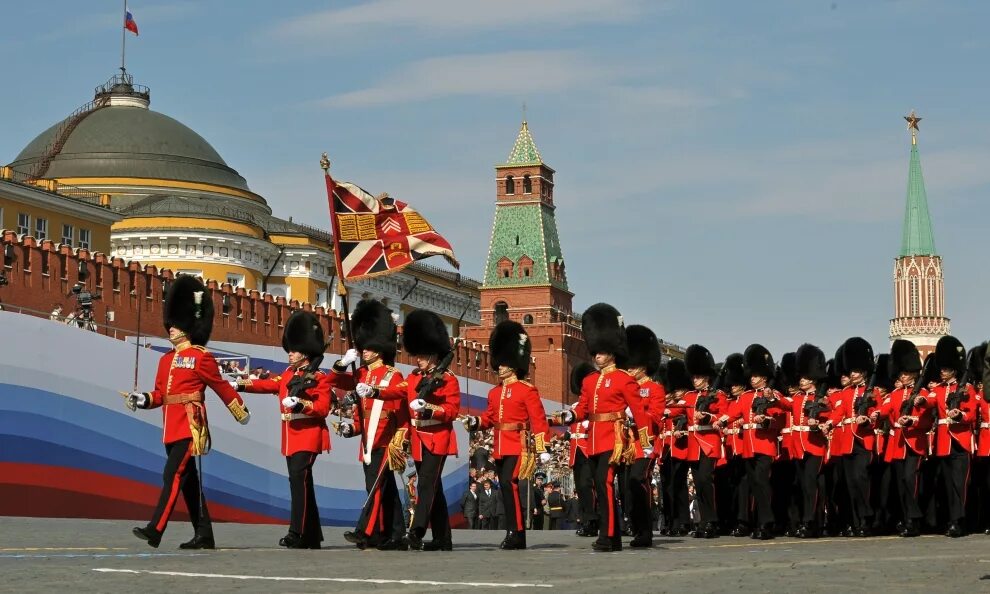 9 мая 18. Парад Победы 2010 года на красной площади. Парад на красной площади 9 мая 2010 года. Парад НАТО на красной площади. Войска НАТО на красной площади парад.