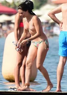 Sekş Özge (65 foto) .